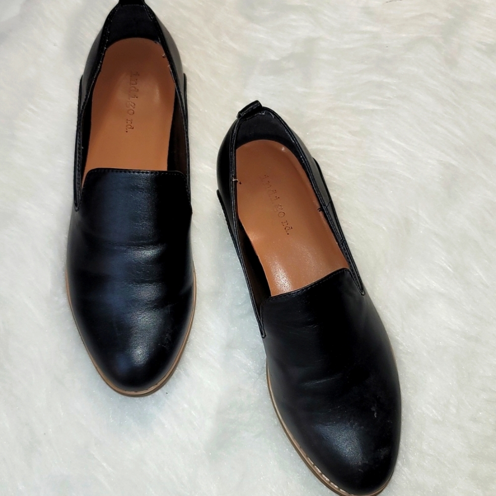 Size 6 Indigo Rd. Loafers
